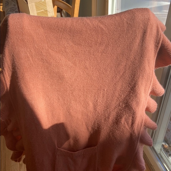 Ruffled Peach Shawl with pockets on both side - Picture 9 of 10